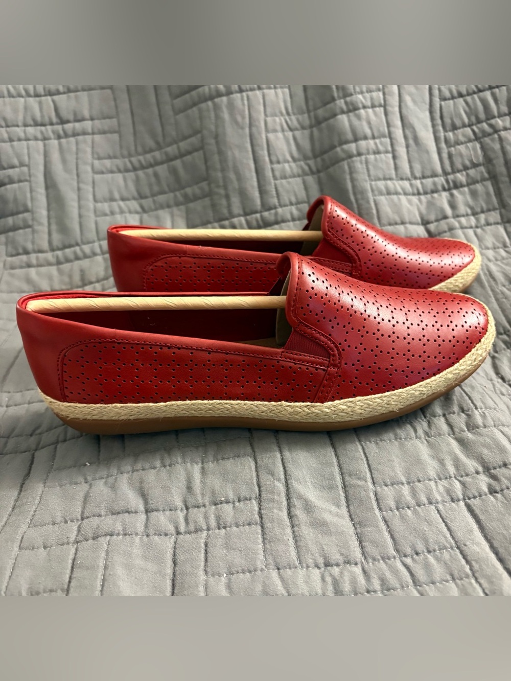 CLARKS Espadrille Flats 8.5 Red Perforated Loafers Danelly Molly